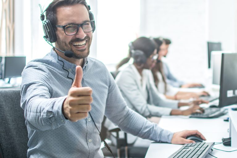 تواجه صعوبة في إيجاد عمل يناسب خبراتك وترغب بمساعدة من خبرائنا؟ لا تتردد بالتواصل معهم